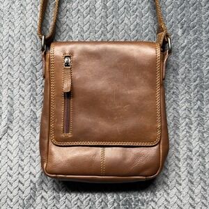 HUNT Genuine Leather Crossbody Bag Purse with Tartan Lining — Brown‎